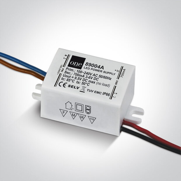 One trafo 700 mA-2-4 Watt-3-6VDC-dimbaar